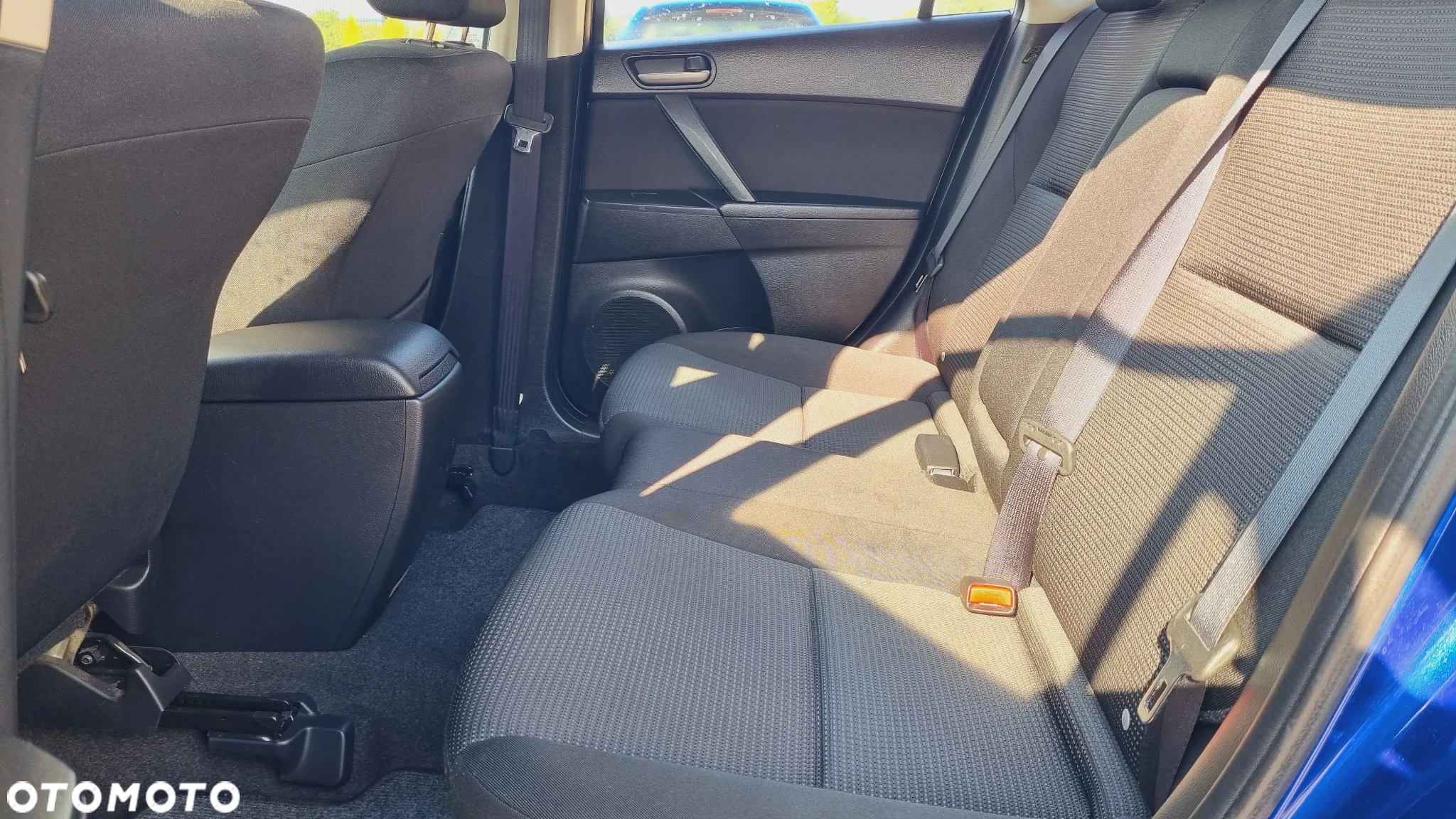 Mazda 3 1.6 Exclusive + - 23