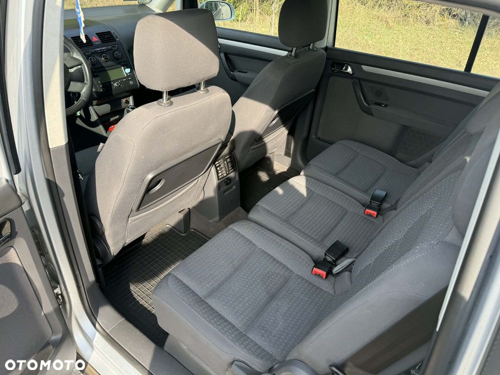 Volkswagen Touran 2.0 TDI DPF Trendline - 8