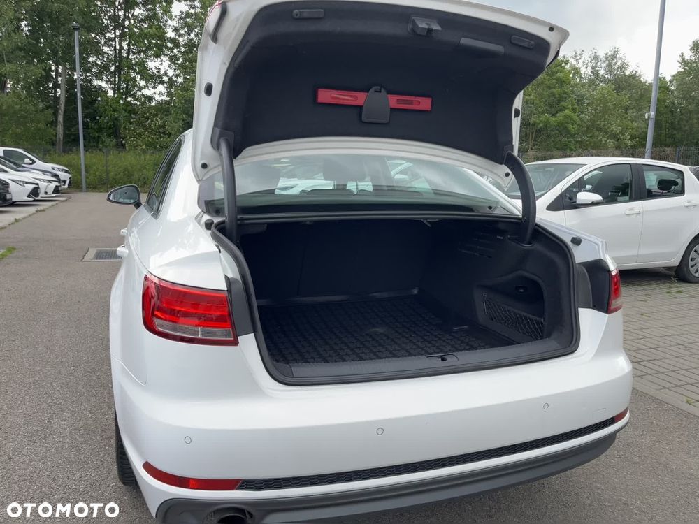 Audi A4 Limousine 1.4 TFSI Sport S tronic - 11