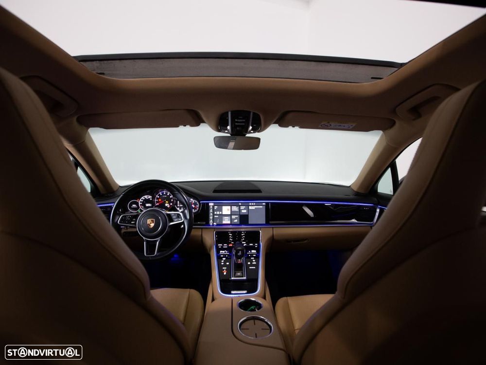 Porsche Panamera Sport Turismo - 10