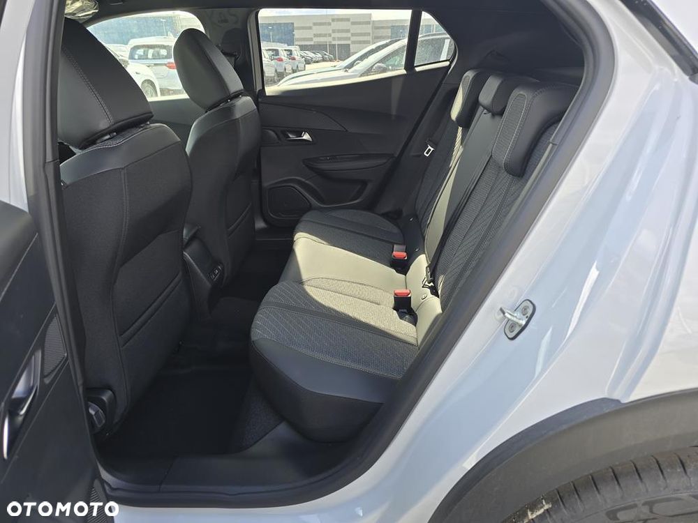 Peugeot 2008 PureTech mHEV Allure e-DCS6 - 9