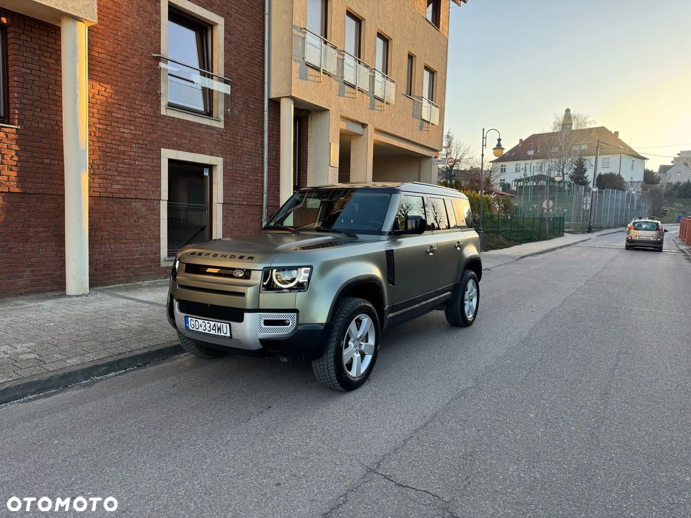 Land Rover Defender - 1