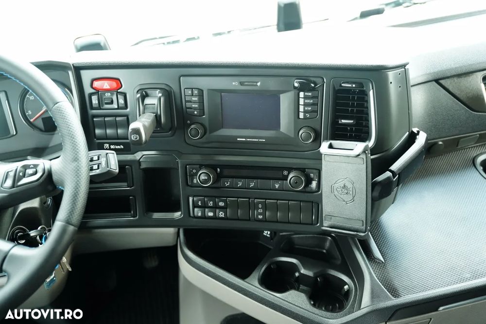 Scania R 450 / SISTEM HIDRAULIC / RETARDER / AER CONDIȚIONAT PARCARE / ADR AT / JANTE DIN ALIAJ / EURO 6 - 29