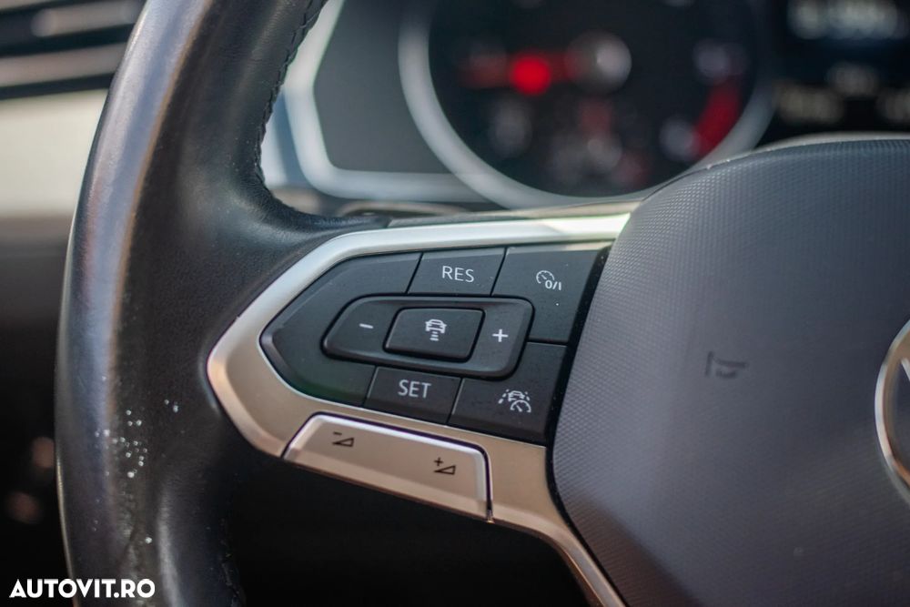 Volkswagen Passat - 12