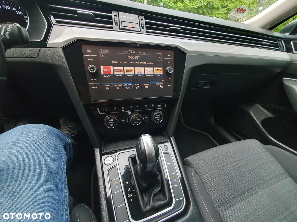 Volkswagen Passat 2.0 TDI SCR DSG Business - 19