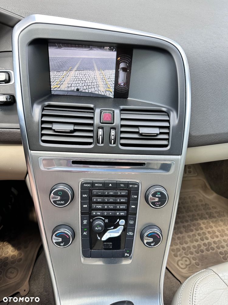 Volvo XC 60 D3 Momentum - 10