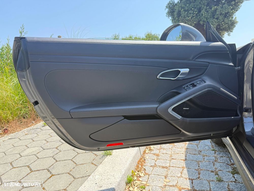 Porsche 911 (991) Carrera 4 GTS PDK - 19