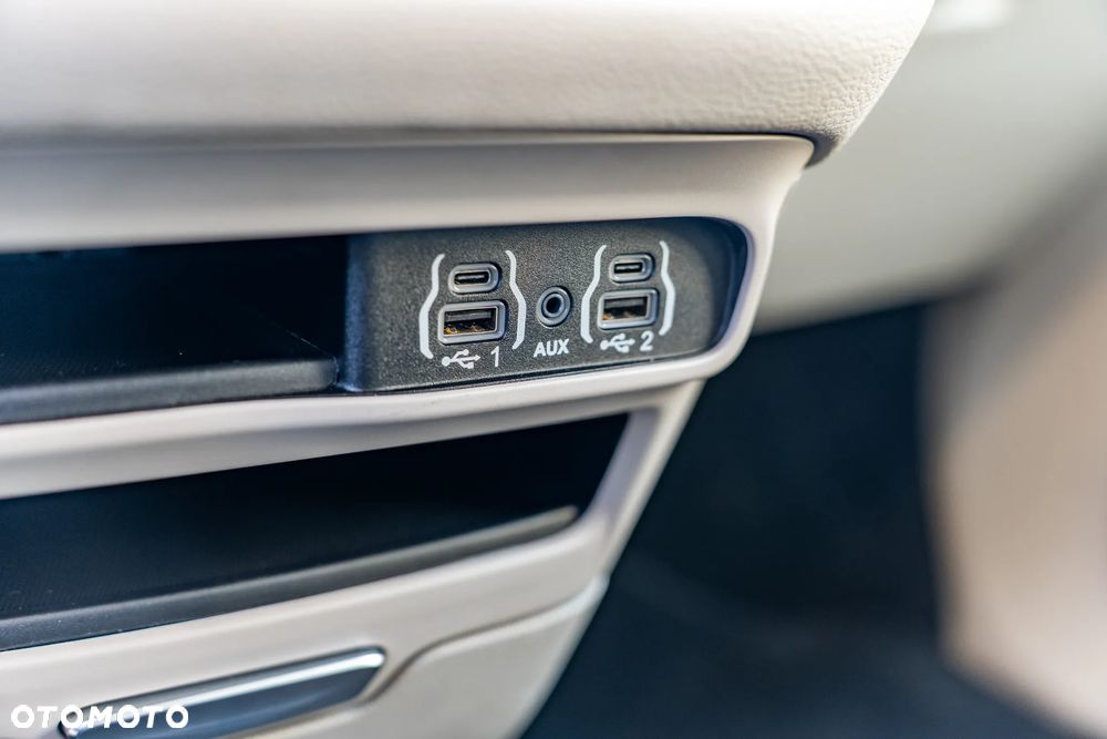 Chrysler Pacifica - 10