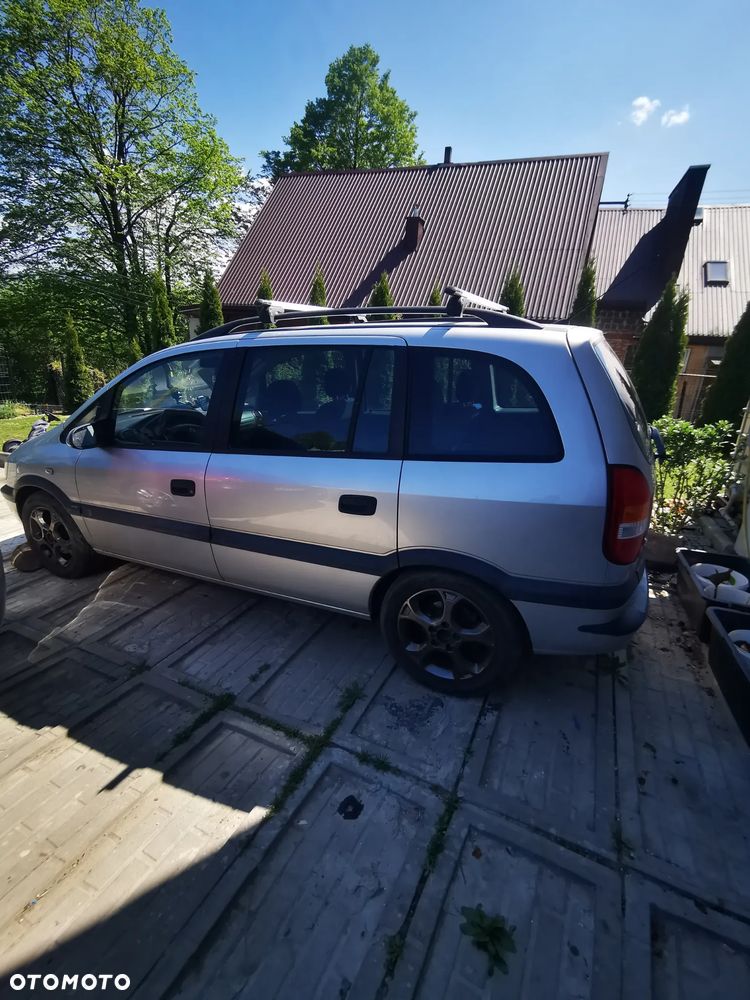 Opel Zafira 1.8 16V Comfort - 3