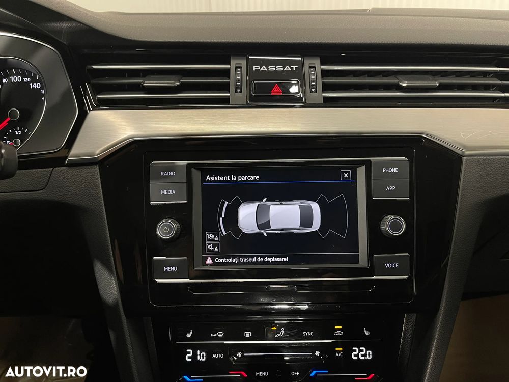 Volkswagen Passat 2.0 TDI DSG Highline - 13