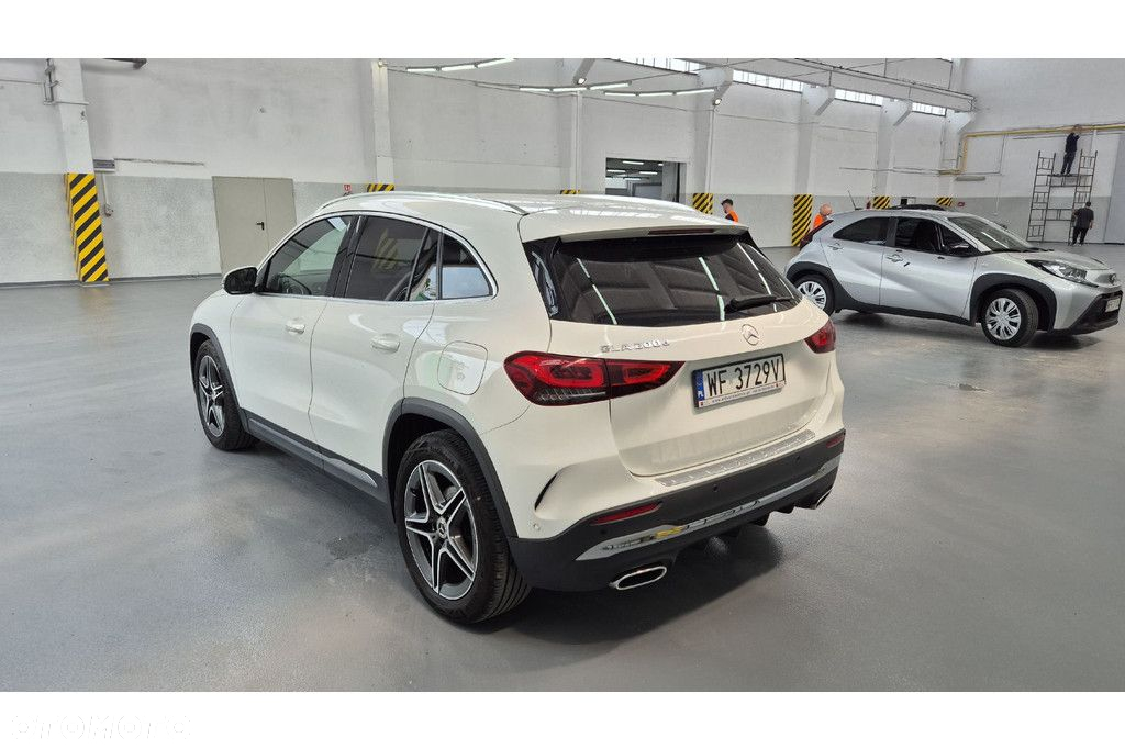 Mercedes-Benz GLA - 4