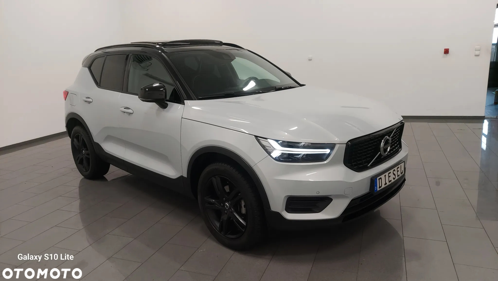 Volvo XC 40 D3 SCR R-Design - 2