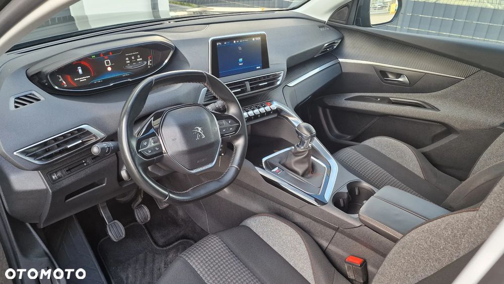 Peugeot 3008 PureTech 130 Stop & Start GPF Allure - 24