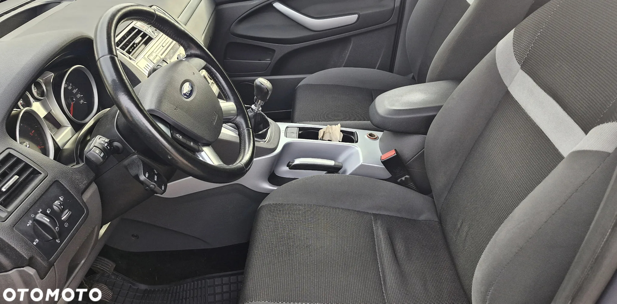 Ford Kuga 2.0 TDCi 2x4 Individual - 9
