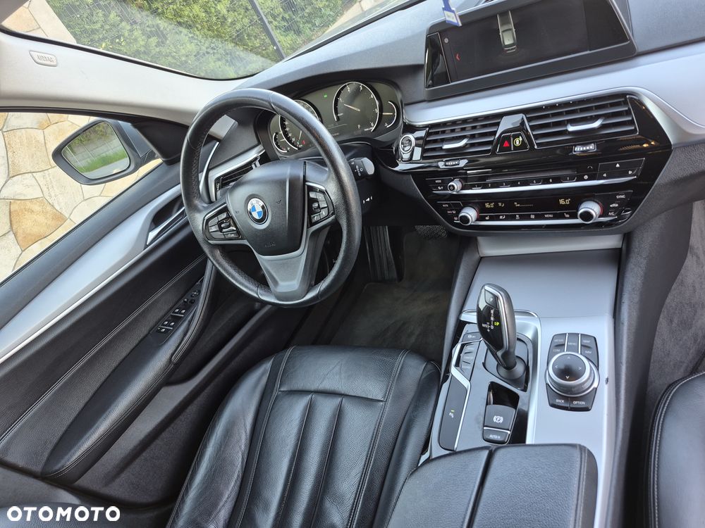 BMW Seria 5 520d Sport - 26