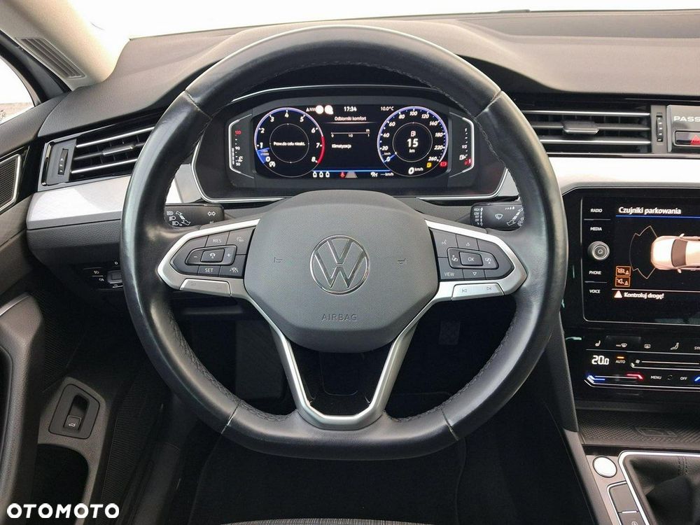 Volkswagen Passat - 16