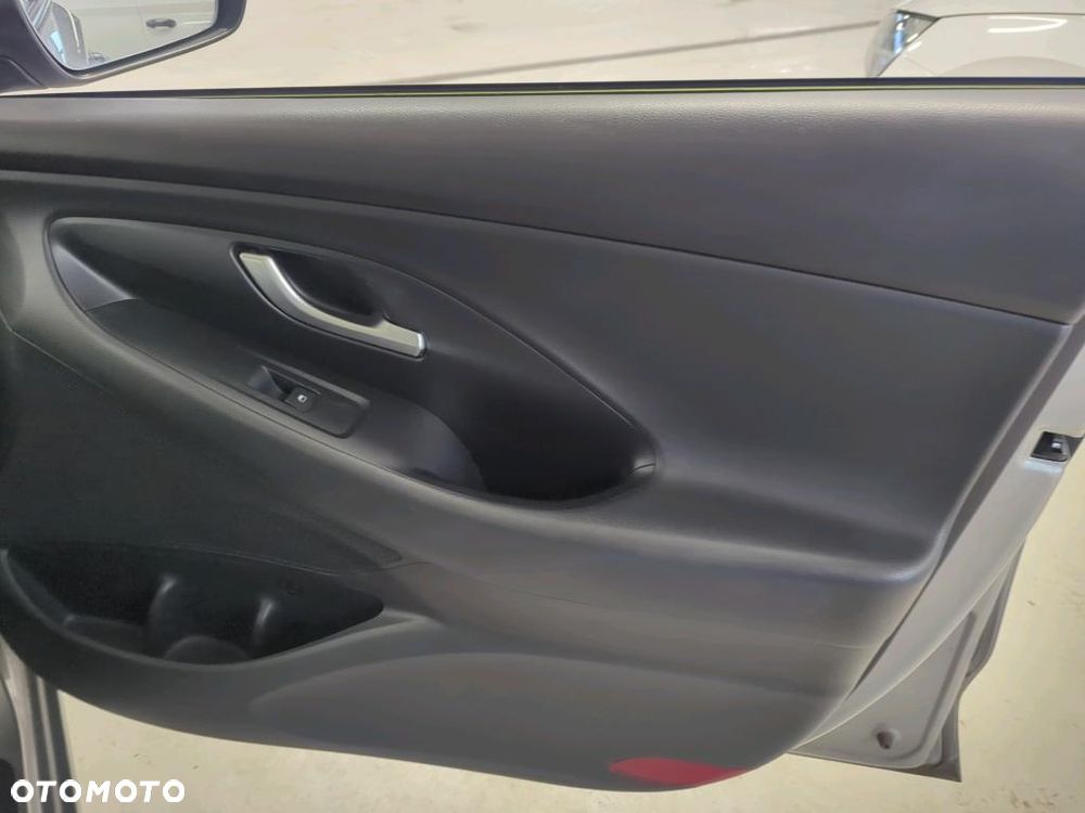 Hyundai i30 1.0 T-GDI Classic + - 15