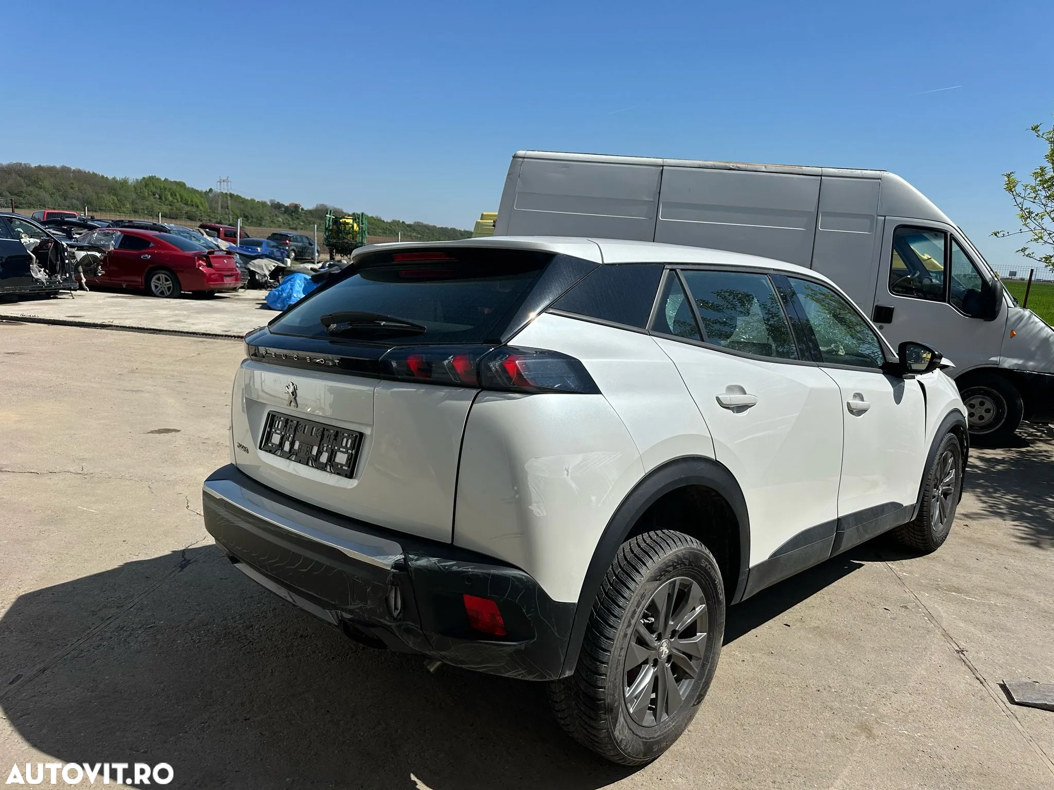 Dezmembrari Peugeot 2008 / 1.2 Benzina / 2023 - 3