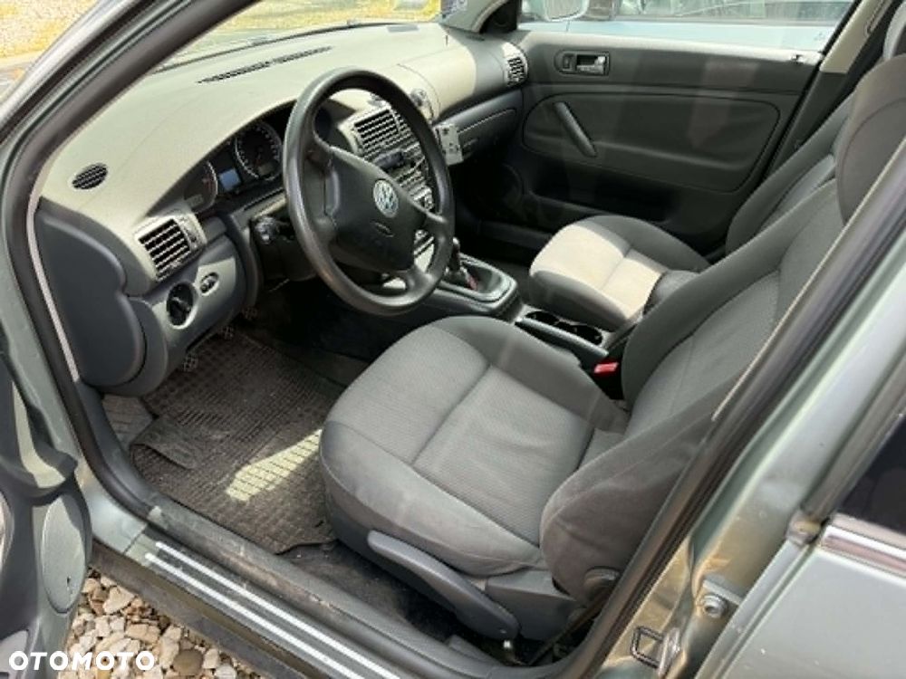 Volkswagen Passat - 4