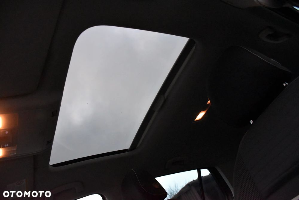 Volkswagen Golf 1.6 TDI BlueMotion Technology Cup - 38