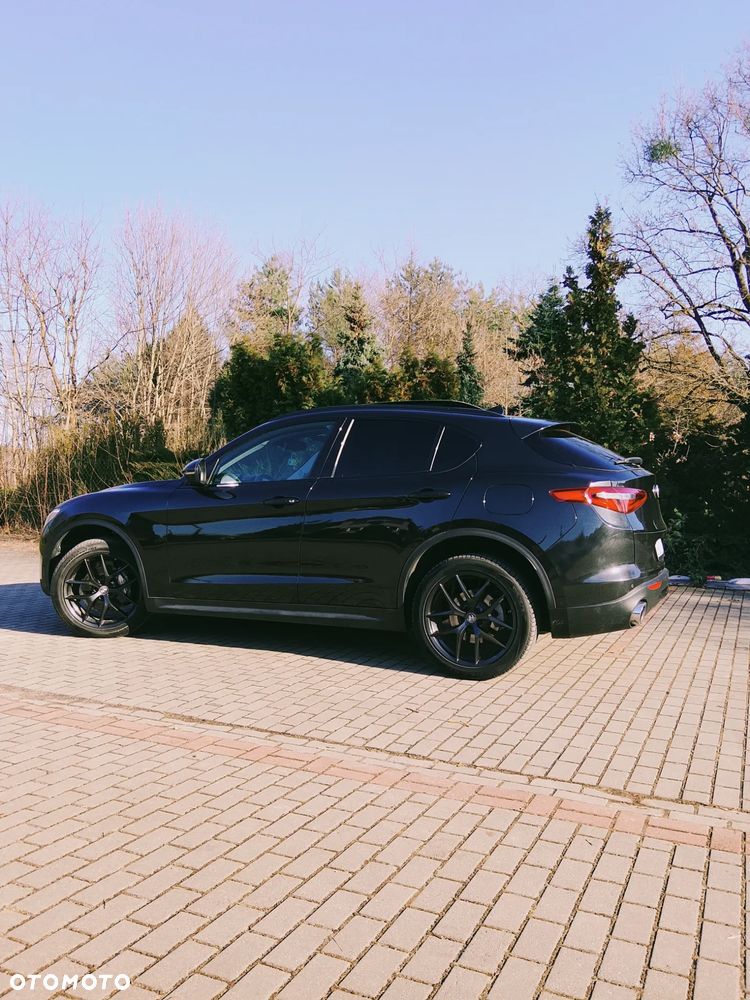 Alfa Romeo Stelvio - 4