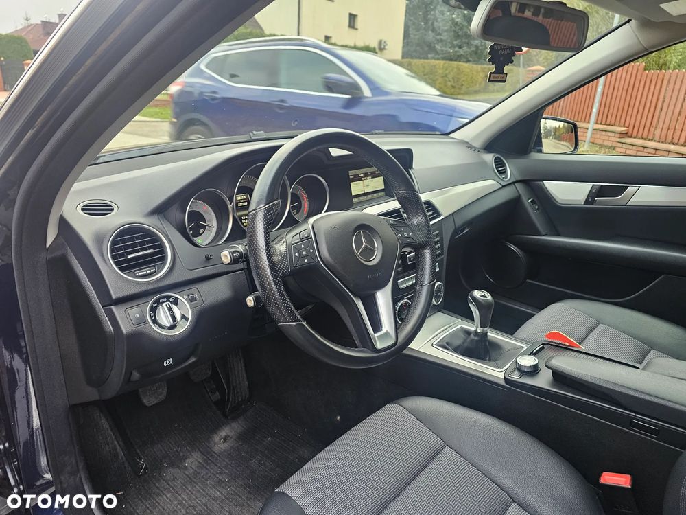 Mercedes-Benz Klasa C 200 CDI BlueEff Elegance - 29
