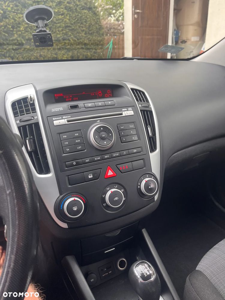 Kia Ceed 1.6 Crdi S Euro2012 - 9