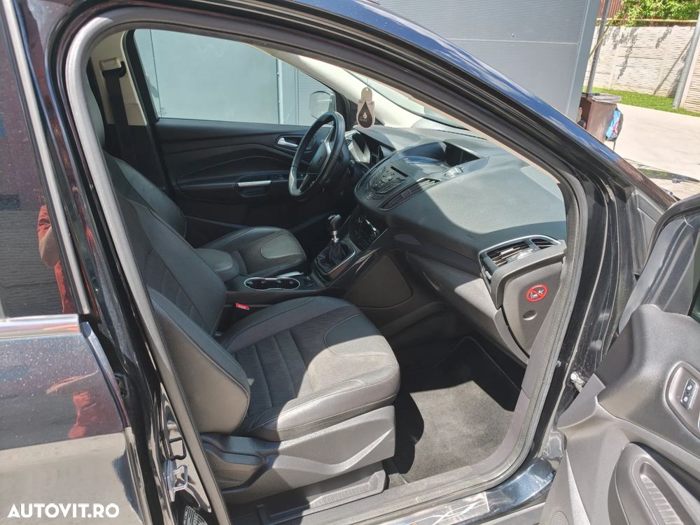 Ford Kuga 1.6 EcoBoost 2x4 Titanium - 11