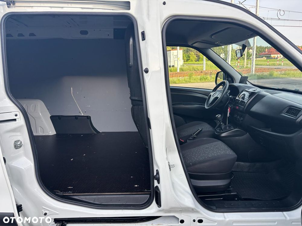 Opel COMBO MAXI - 11
