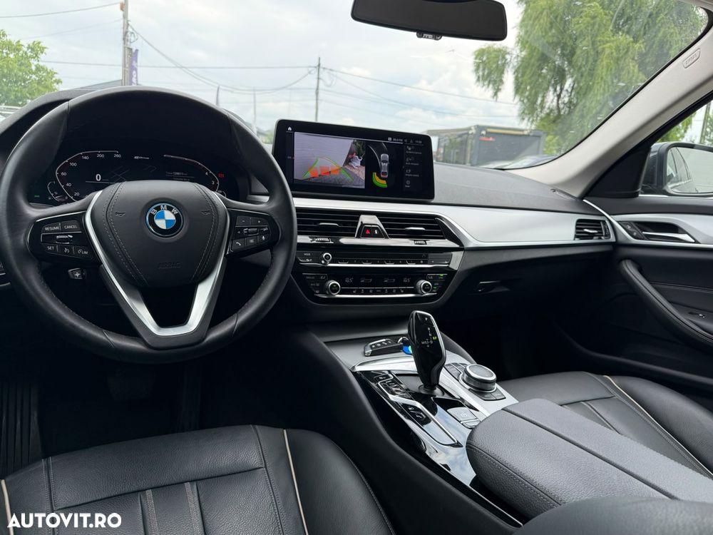 BMW Seria 5 520e Aut. - 9