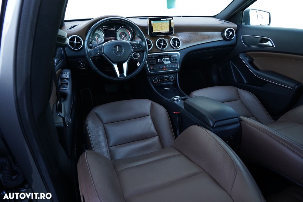 Mercedes-Benz GLA 220 d 4Matic 7G-DCT Urban - 8