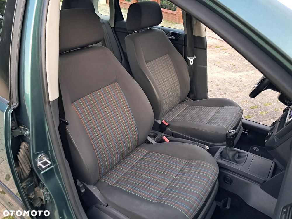 Volkswagen Polo 1.4 16V Comfortline - 16