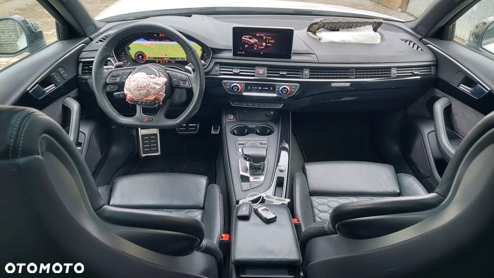 Audi RS4 Avant Avant quattro tiptronic - 23
