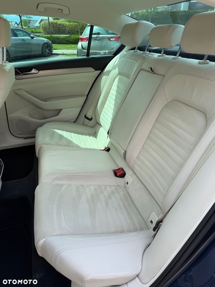 Volkswagen Passat 2.0 TDI (BlueMotion Technology) DSG Highline - 19