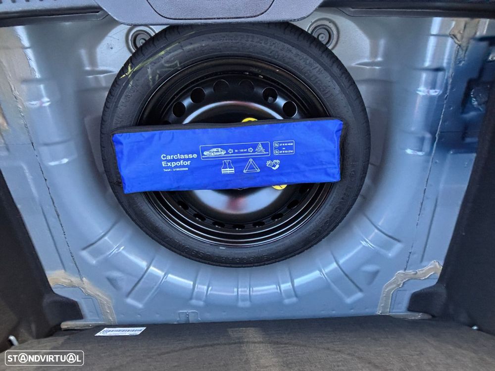 Ford Focus 1.0 EcoBoost MHEV ST-Line X - 12