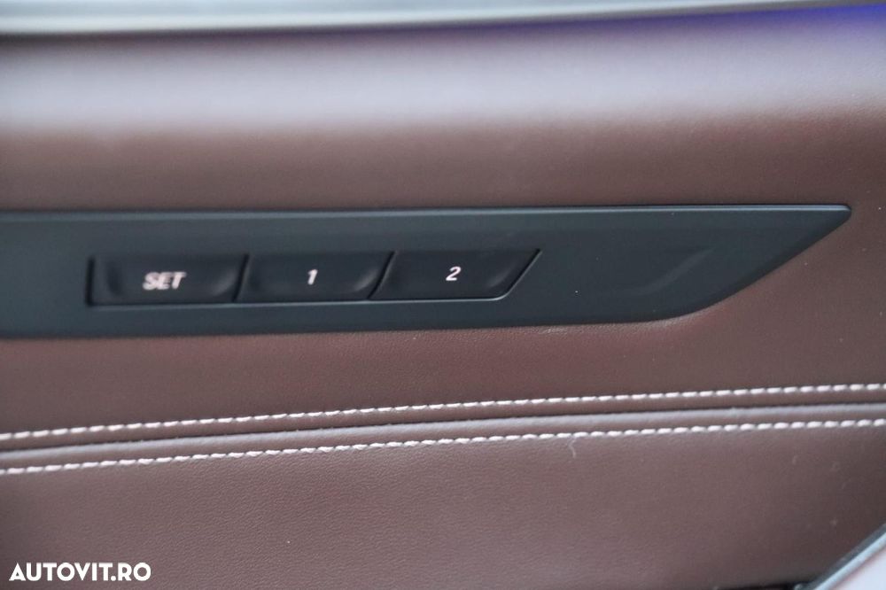 BMW Seria 5 540i xDrive Aut. Luxury Line - 37