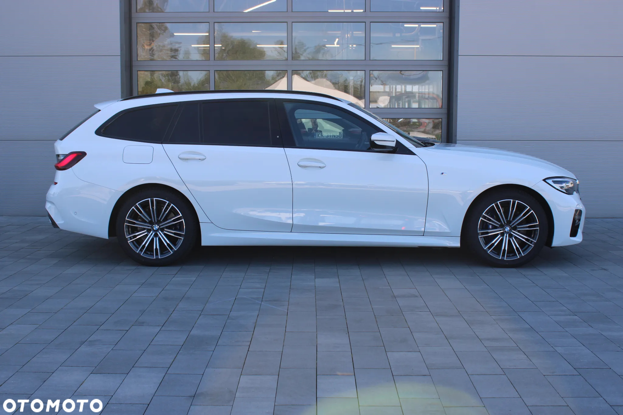 BMW Seria 3 330i xDrive M Sport sport - 4