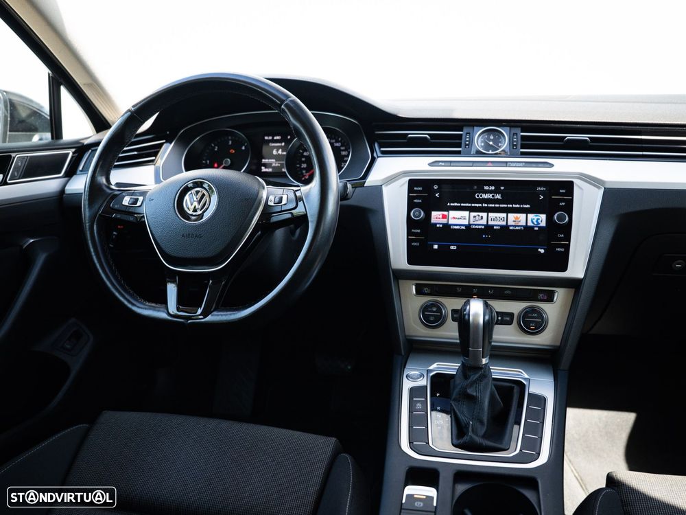 VW Passat Variant 2.0 TDI Confortline DSG - 26