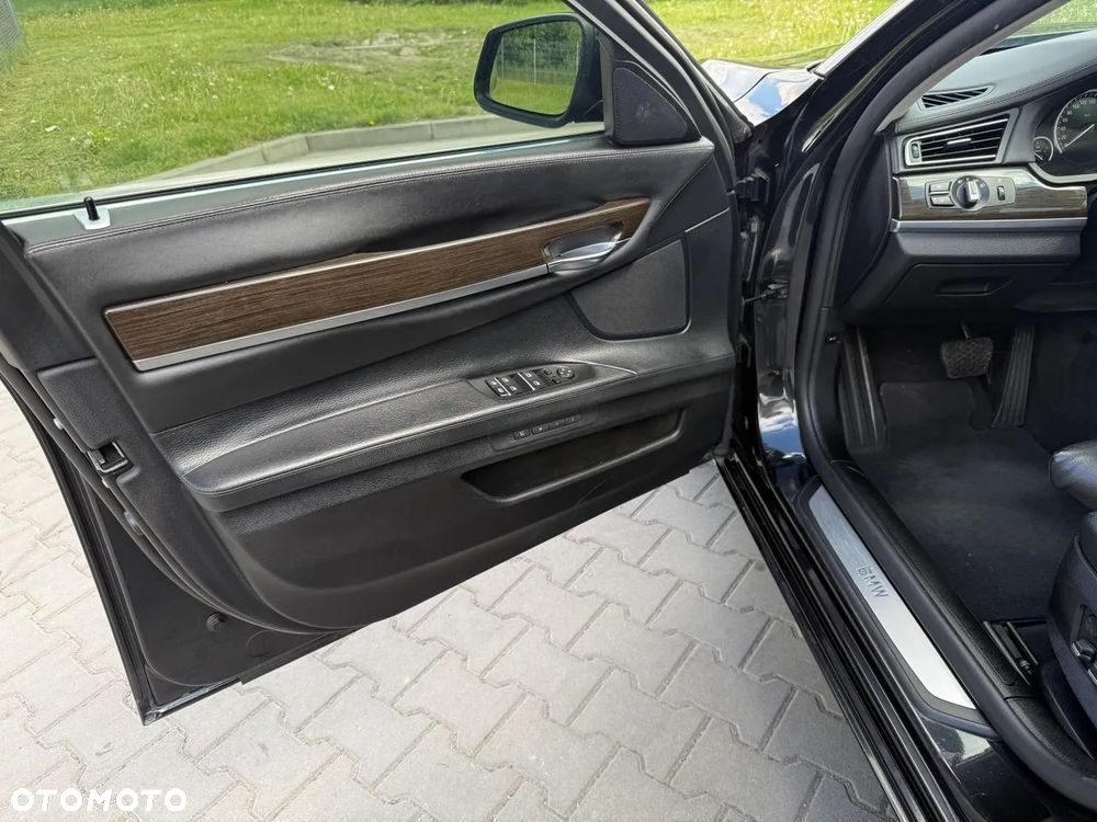 BMW Seria 7 730d - 19