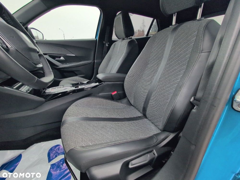 Peugeot 2008 1.2 PureTech Allure S&S EAT8 - 28