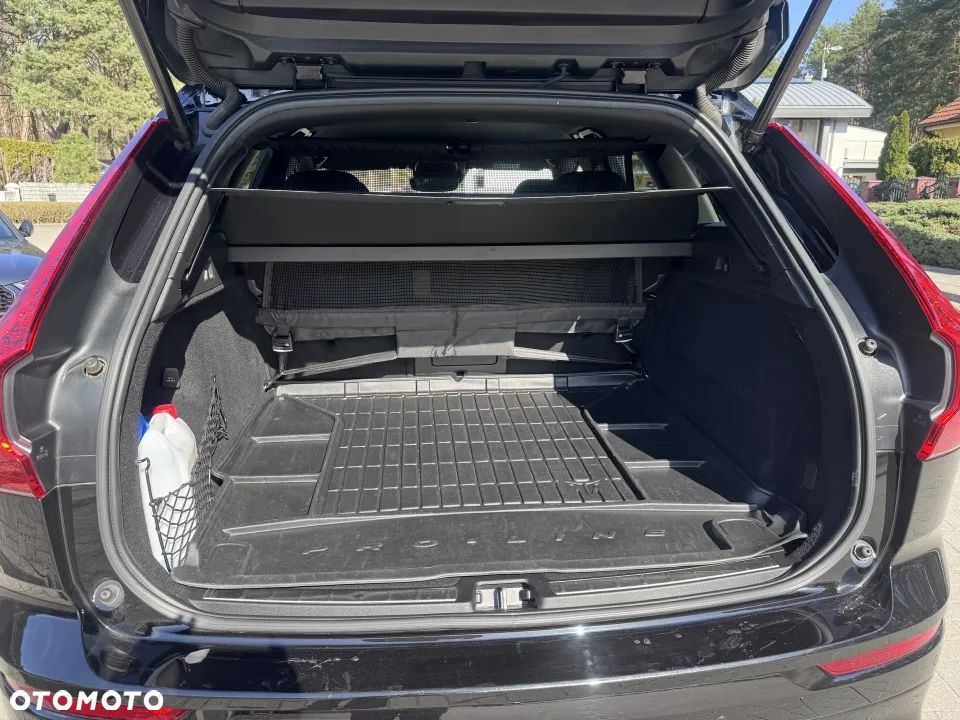 Volvo XC 60 D4 R-Design - 9