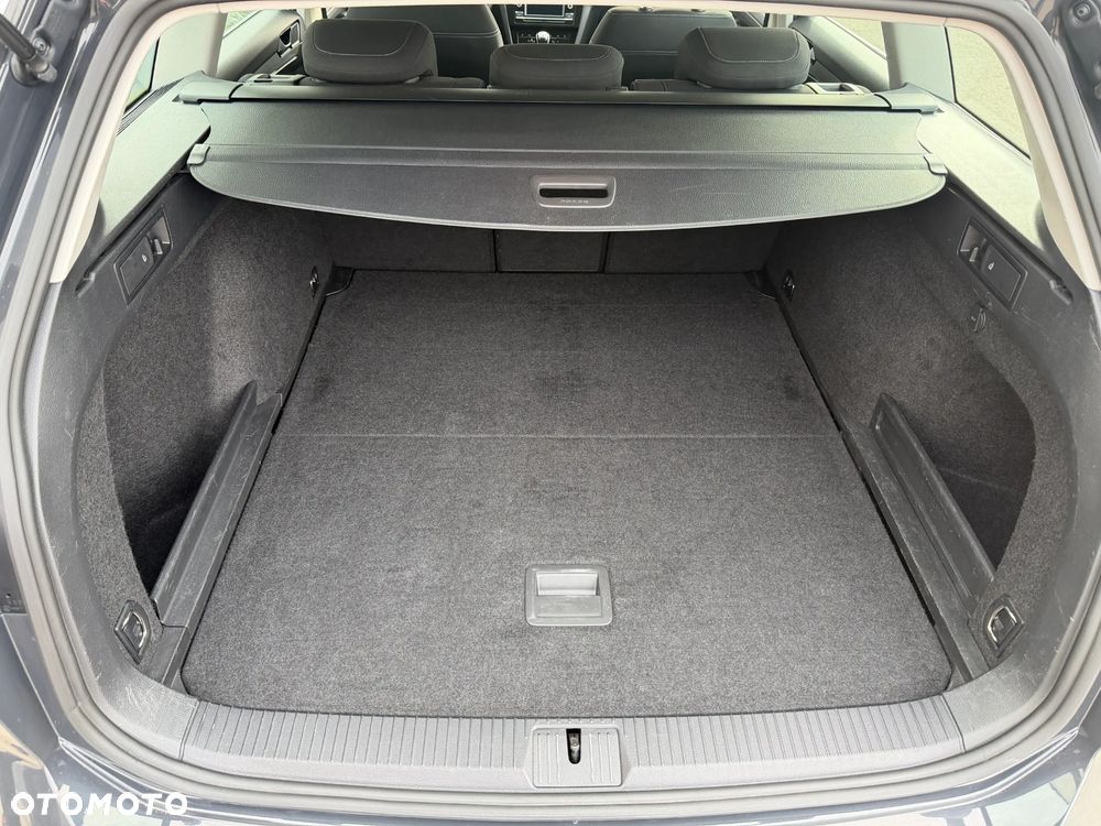 Volkswagen Passat 2.0 TDI BMT Comfortline - 28