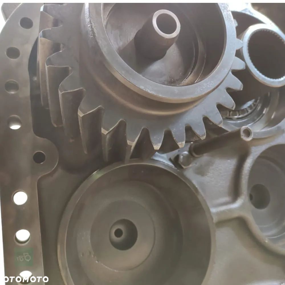 Napęd Przystawka Skrzynia ZF 8605502104 Claas Xerion 3800 - 14