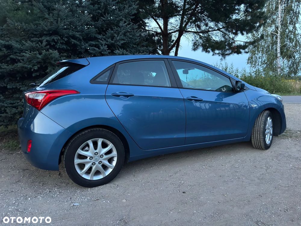 Hyundai i30 blue 1.4 Style - 21