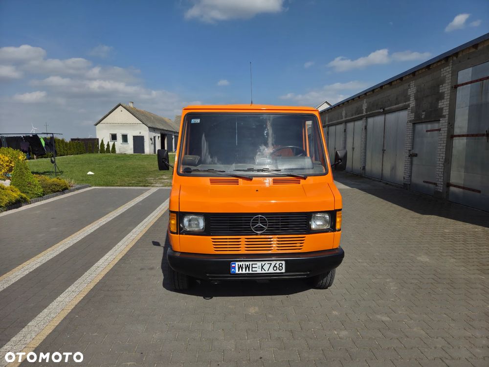 Mercedes-Benz 307D - 11