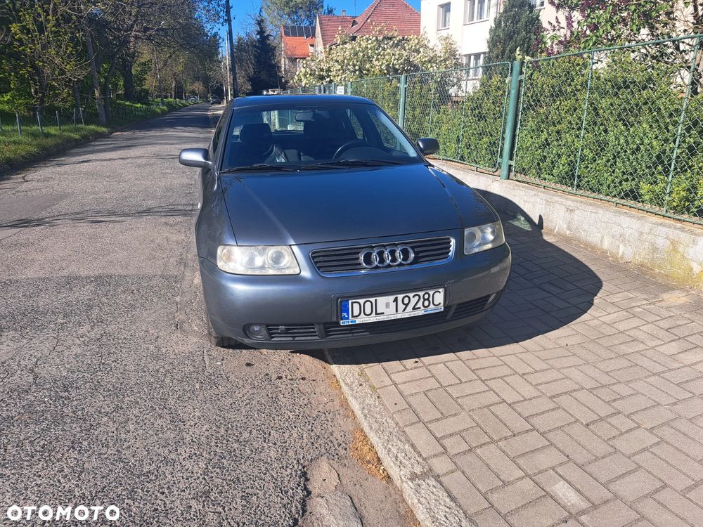 Audi A3 Sportback 1.8 Ambiente - 4
