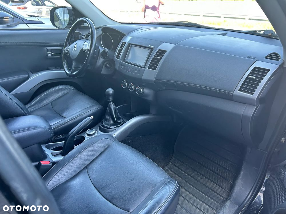 Mitsubishi Outlander - 18
