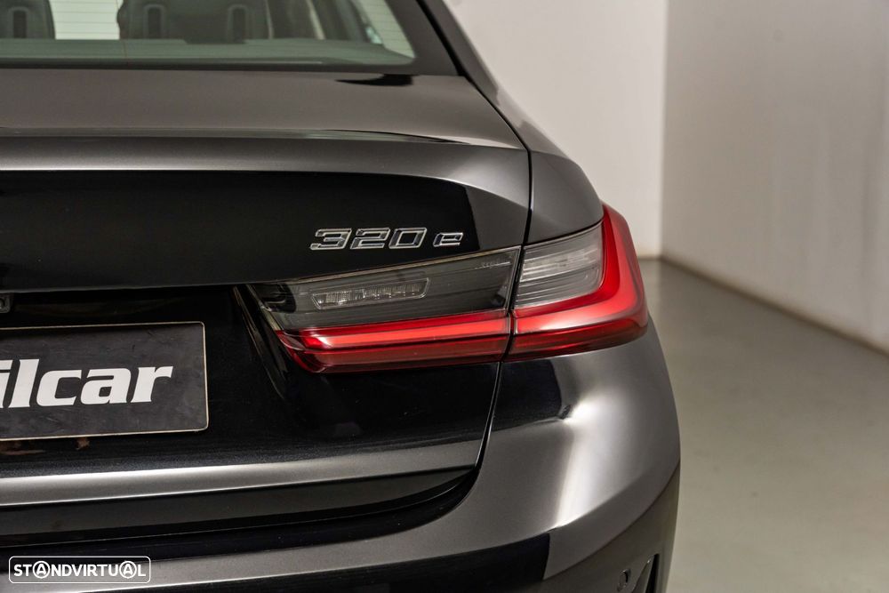 BMW 320 e Auto - 16