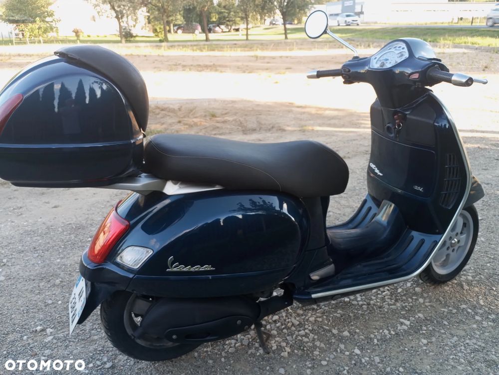Vespa GTS - 8