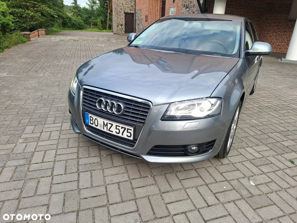 Audi A3 Sportback - 1